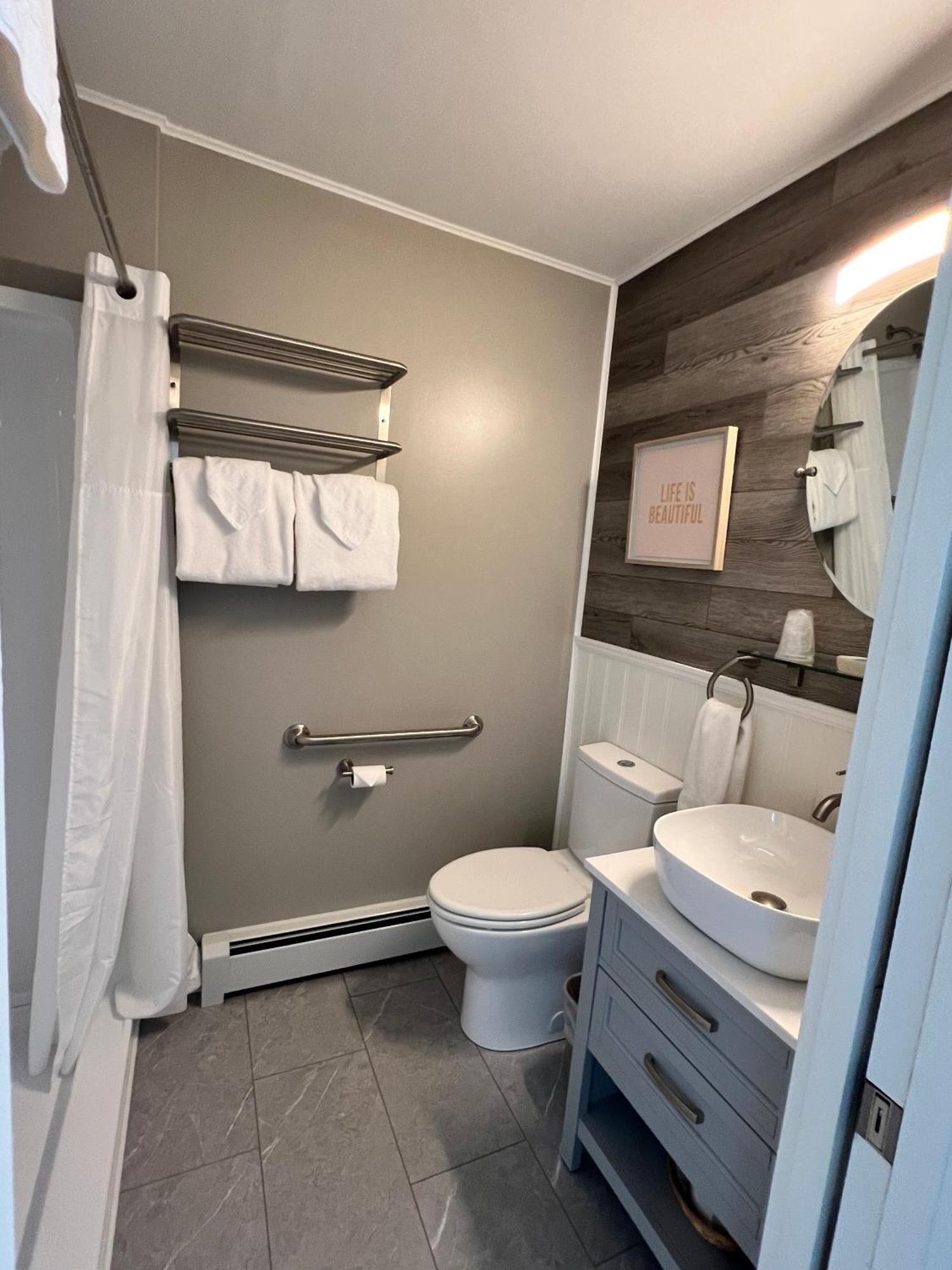 Profile Deluxe Motel Twin Mountain Quarto foto